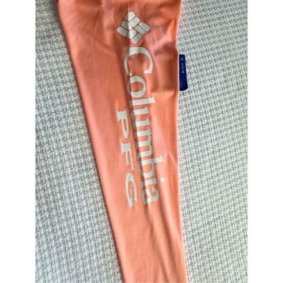 Columbia Women’s 1X PFG Tidal Tee II Solid Long Sleeve Logo Tee in Peach Pink - Picture 4 of 13